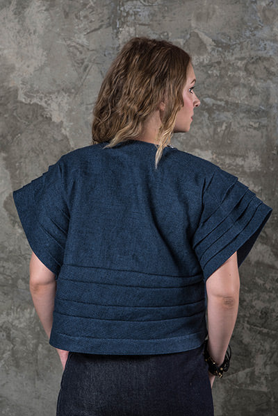 Organic Cropped Jacket – Modern Minimalism, Sustainably Tailored