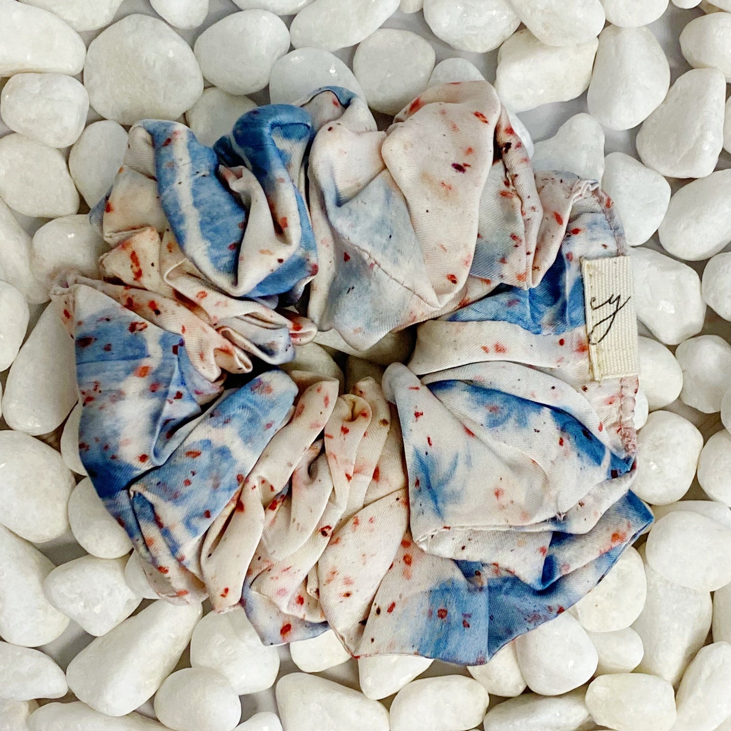 Sustainable Natural Dye Hair Scrunch – Handcrafted Vegan Silk | Plant-Dyed Art