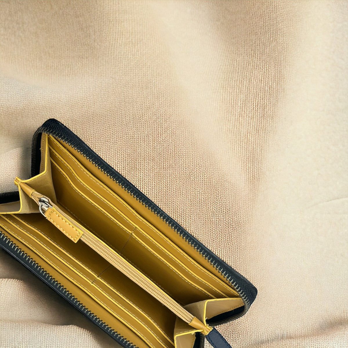 Kivik Long Zip Wallet